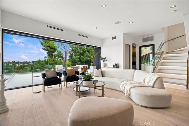 5170 Medina Road, Woodland Hills, CA 91364