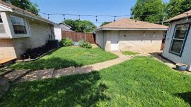2727 Duval Drive, Dallas, TX 75211