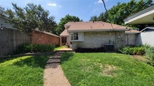 2727 Duval Drive, Dallas, TX 75211