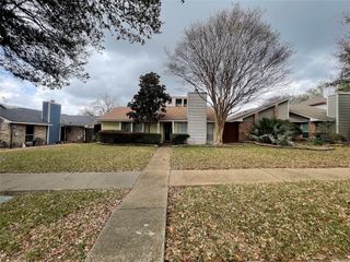 2727 Duval Drive, Dallas, TX 75211