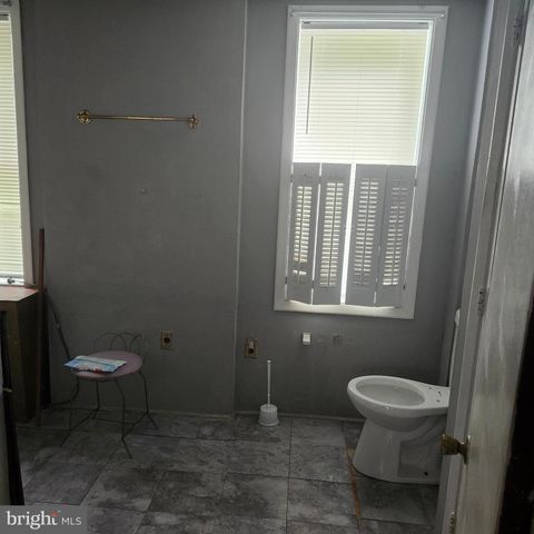 905 COOKS LN, Baltimore, MD 21229