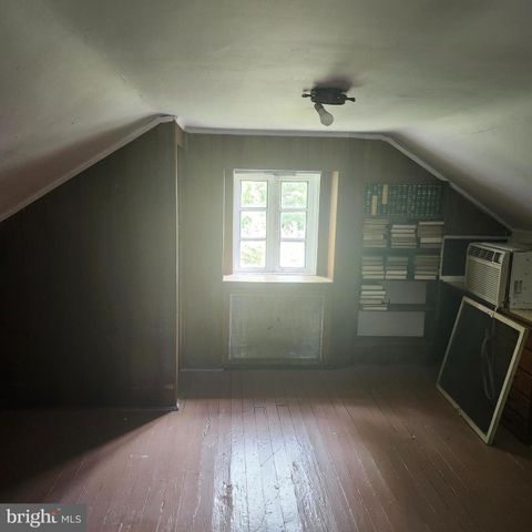 905 COOKS LN, Baltimore, MD 21229