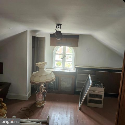 905 COOKS LN, Baltimore, MD 21229