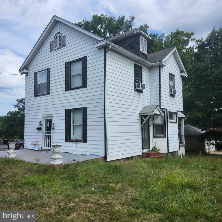 905 COOKS LN, Baltimore, MD 21229