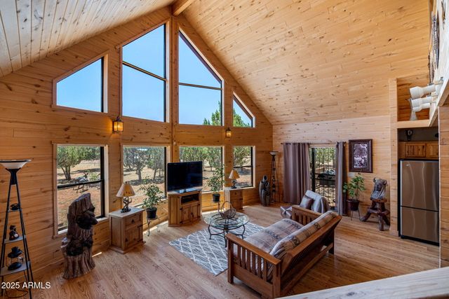 2796 CHANDELLE Lane, Overgaard, AZ 85933