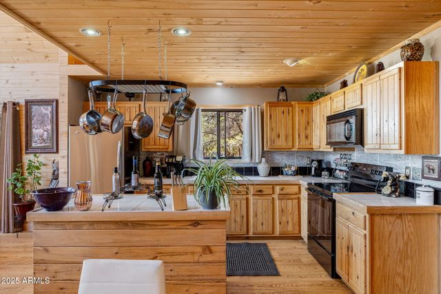 2796 CHANDELLE Lane, Overgaard, AZ 85933