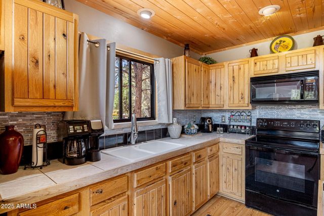 2796 CHANDELLE Lane, Overgaard, AZ 85933