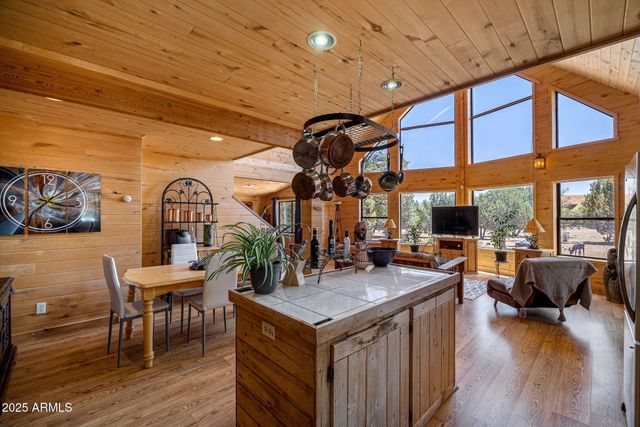 2796 CHANDELLE Lane, Overgaard, AZ 85933