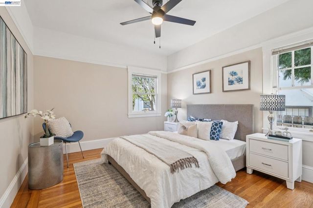 1915 Alameda Ave, Alameda, CA 94501