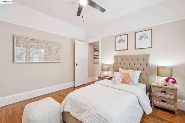 1915 Alameda Ave, Alameda, CA 94501