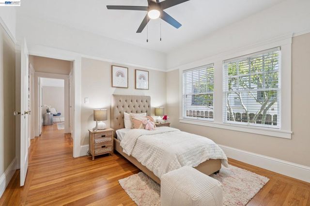 1915 Alameda Ave, Alameda, CA 94501