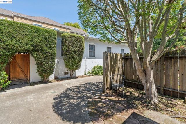 1915 Alameda Ave, Alameda, CA 94501
