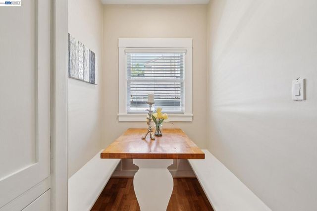 1915 Alameda Ave, Alameda, CA 94501