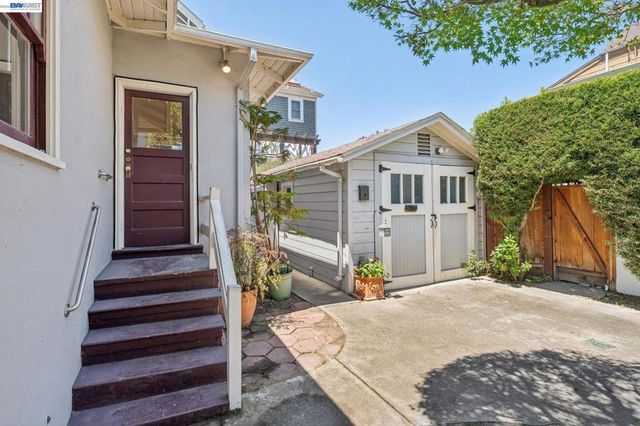 1915 Alameda Ave, Alameda, CA 94501