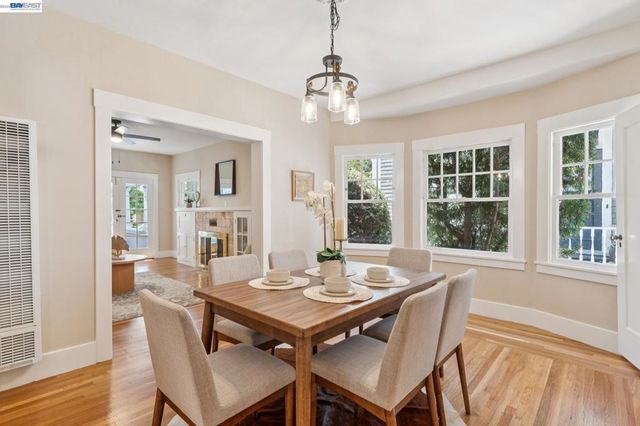 1915 Alameda Ave, Alameda, CA 94501