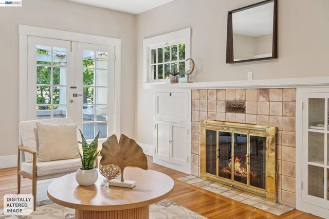 1915 Alameda Ave, Alameda, CA 94501