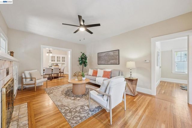1915 Alameda Ave, Alameda, CA 94501