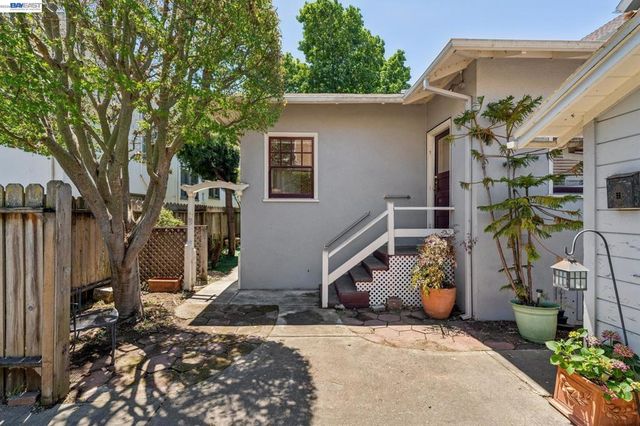 1915 Alameda Ave, Alameda, CA 94501