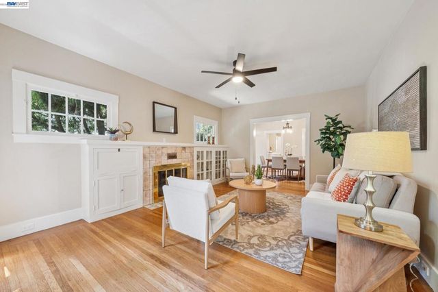 1915 Alameda Ave, Alameda, CA 94501