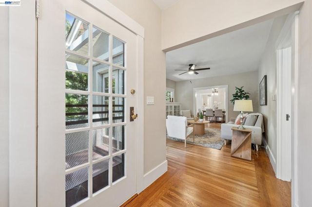 1915 Alameda Ave, Alameda, CA 94501