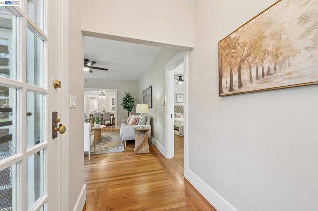 1915 Alameda Ave, Alameda, CA 94501