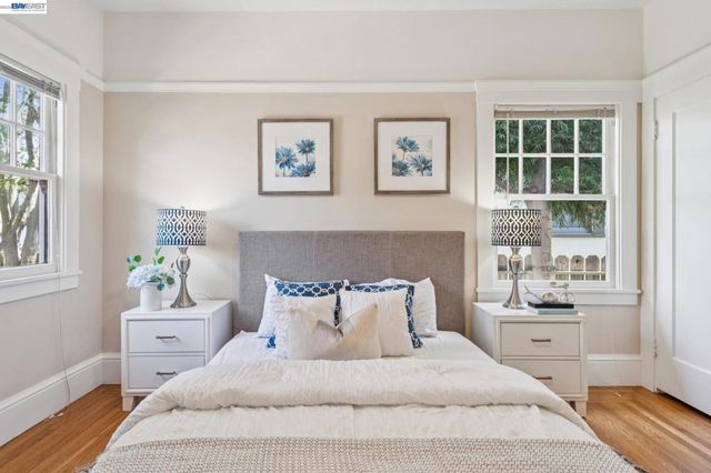 1915 Alameda Ave, Alameda, CA 94501