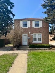 2218 S 11th Avenue, Broadview, IL 60155