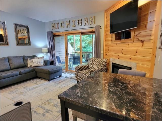 2100 W Schuss Mountain Drive, Custer Twp, MI 49615