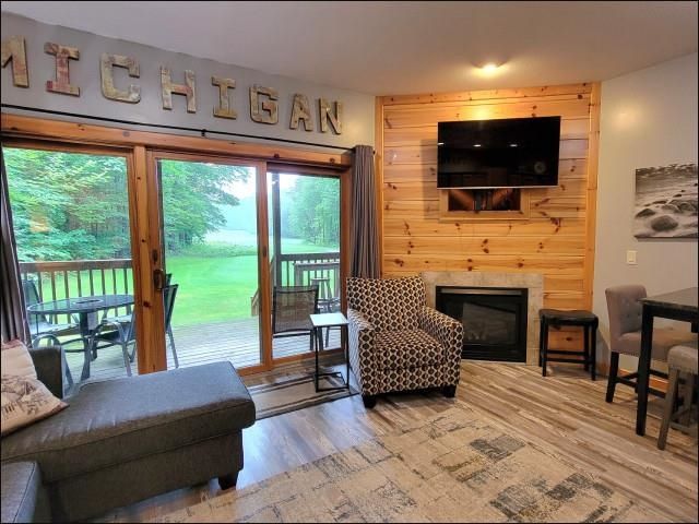 2100 W Schuss Mountain Drive, Custer Twp, MI 49615
