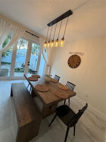 11536 NW 43rd Ter, Doral, FL 33178