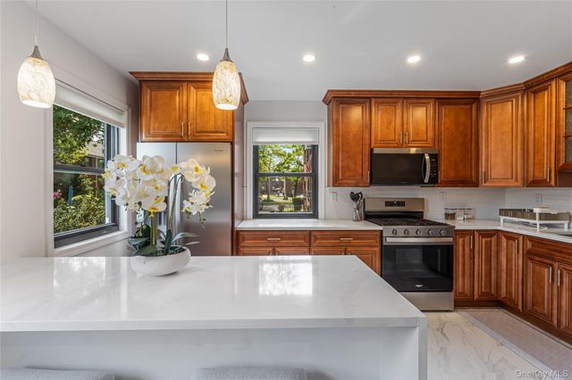 168-01 18th Avenue 3-135, Whitestone, NY 11357