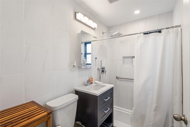 168-01 18th Avenue 3-135, Whitestone, NY 11357