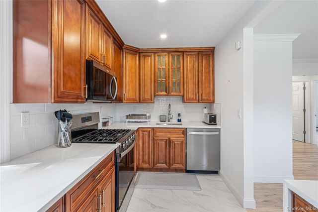 168-01 18th Avenue 3-135, Whitestone, NY 11357