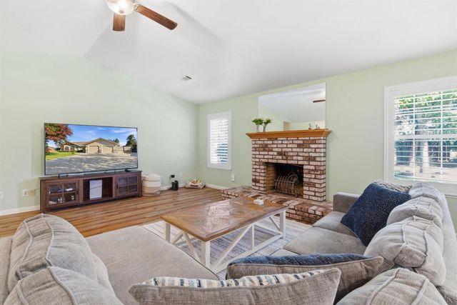 12427 Terrace View Ct, Waterford, CA 95386