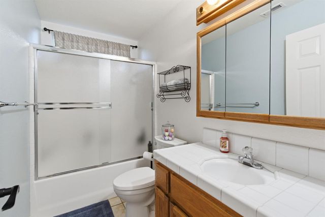 12427 Terrace View Ct, Waterford, CA 95386