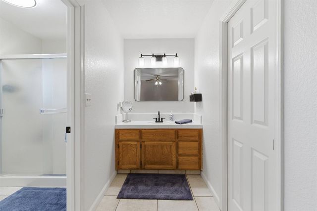 12427 Terrace View Ct, Waterford, CA 95386