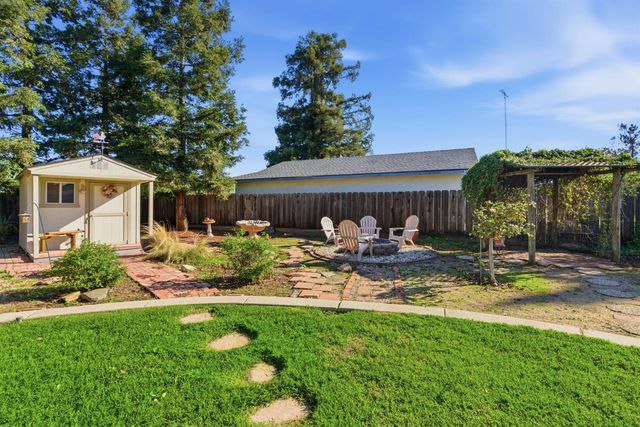 12427 Terrace View Ct, Waterford, CA 95386