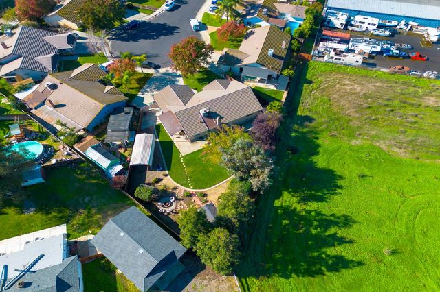 12427 Terrace View Ct, Waterford, CA 95386