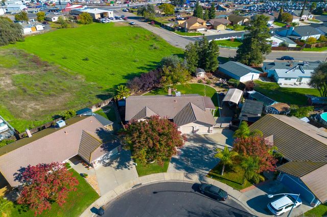 12427 Terrace View Ct, Waterford, CA 95386