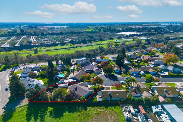 12427 Terrace View Ct, Waterford, CA 95386