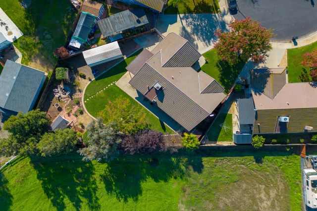 12427 Terrace View Ct, Waterford, CA 95386