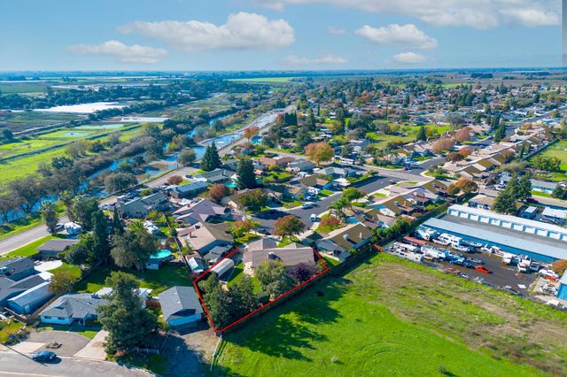 12427 Terrace View Ct, Waterford, CA 95386