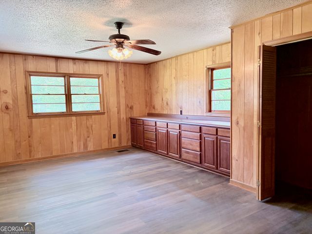 210 Orchard Drive, Commerce, GA 30529
