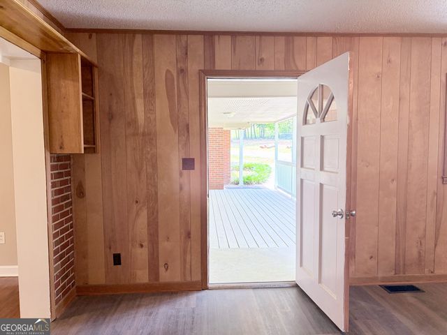 210 Orchard Drive, Commerce, GA 30529