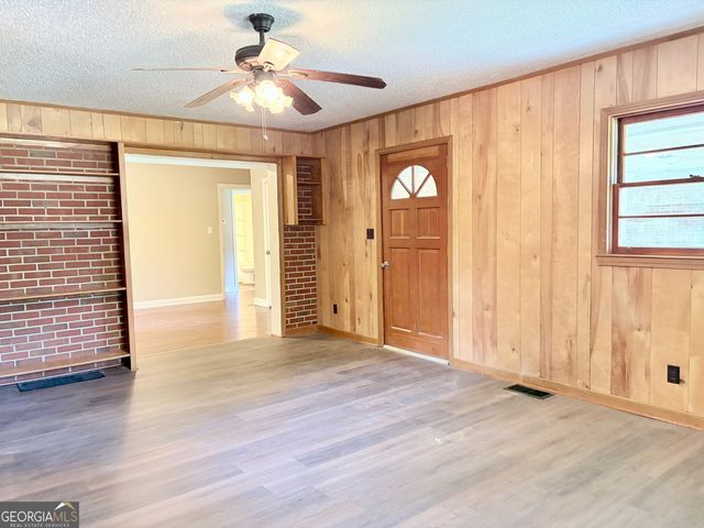 210 Orchard Drive, Commerce, GA 30529