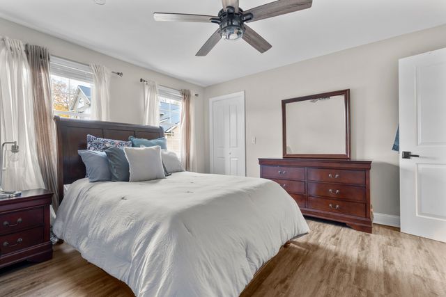 567 Roosevelt Drive, Oxford, CT 06478