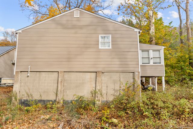 567 Roosevelt Drive, Oxford, CT 06478