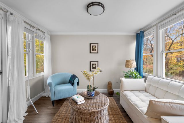 567 Roosevelt Drive, Oxford, CT 06478