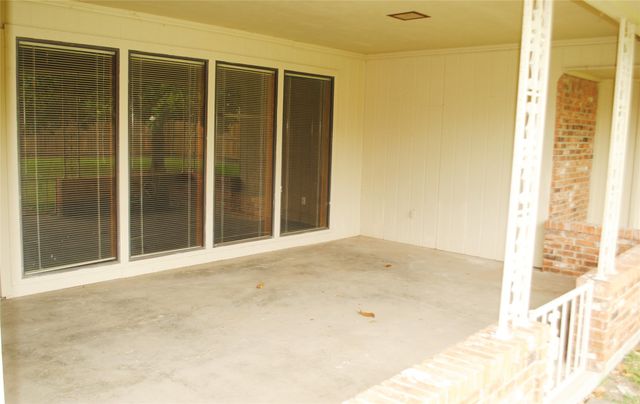 1445 Thunderbrook Drive, Desoto, TX 75115