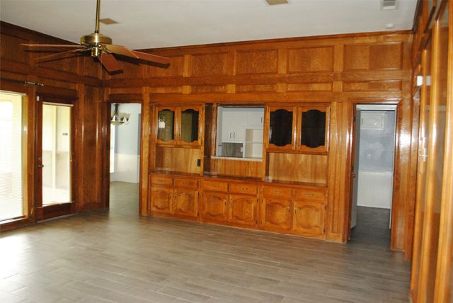 1445 Thunderbrook Drive, Desoto, TX 75115